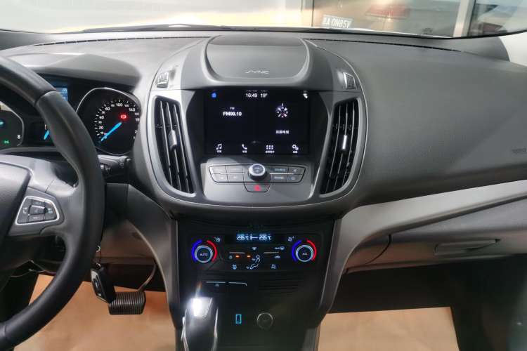 Used Ford Kuga 2019 EcoBoost 180 Two-Wheel-Drive Platinum Edition China VI Standard Audio And AC Panel