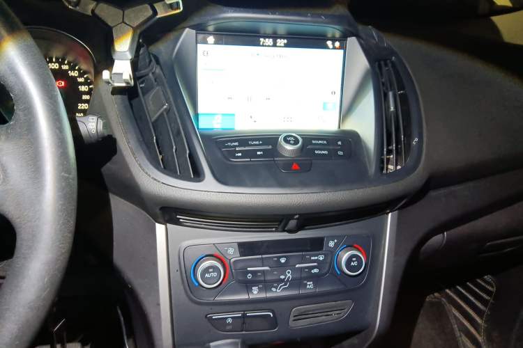 Used Ford Kuga 2019 EcoBoost 180 Two-Wheel-Drive Platinum Edition China VI Standard Audio And AC Panel
