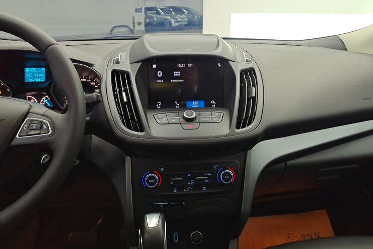 Used Ford Kuga 2019 EcoBoost 180 Two-Wheel-Drive Platinum Edition China VI Standard Audio And AC Panel