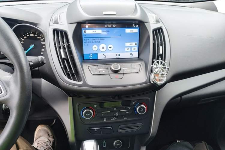 Used Ford Kuga 2019 EcoBoost 180 Two-Wheel-Drive Platinum Edition China VI Standard Audio And AC Panel