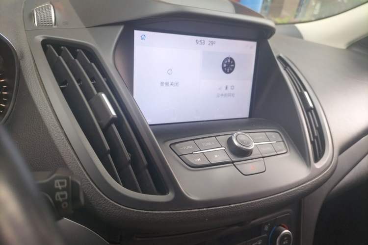 Used Ford Kuga 2019 EcoBoost 180 Two-Wheel-Drive Platinum Edition China V Standard Audio And AC Panel