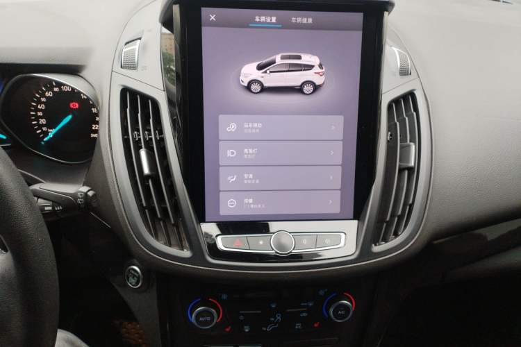 Used Ford Kuga 2019 EcoBoost 180 Two-Wheel-Drive Titanium Plus Model China VI Standard Audio And AC Panel