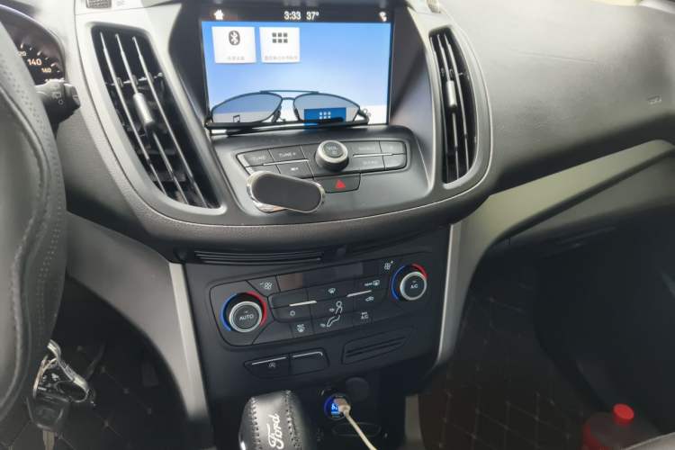Used Ford Kuga 2019 EcoBoost 180 Two-Wheel-Drive Platinum Edition China VI Standard Audio And AC Panel