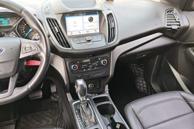 Used Ford Kuga 2019 EcoBoost 180 Two-Wheel-Drive Platinum Edition China VI Standard Audio And AC Panel