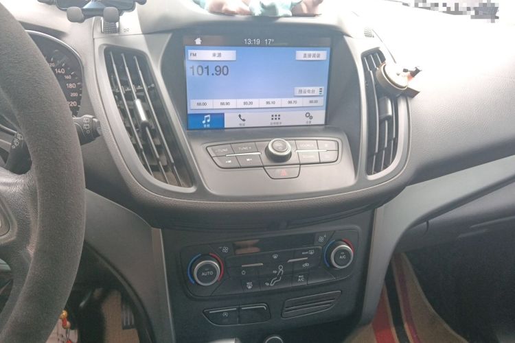 Used Ford Kuga 2019 EcoBoost 180 Two-Wheel-Drive Platinum Edition China VI Standard Audio And AC Panel