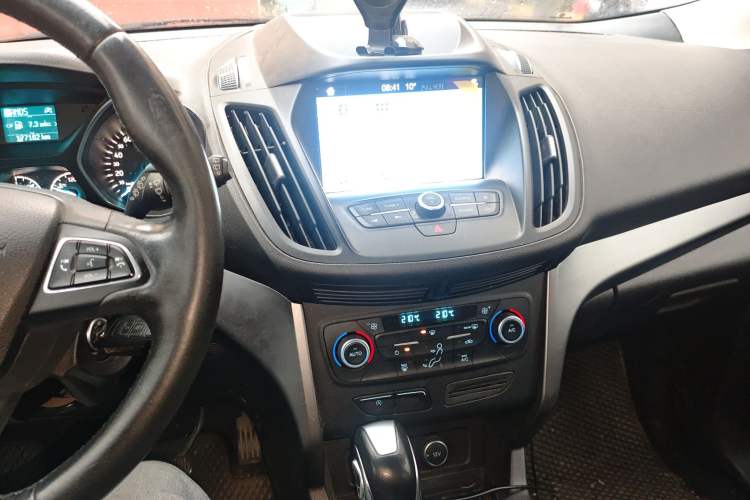 Used Ford Kuga 2019 EcoBoost 180 Two-Wheel-Drive Platinum Edition China VI Standard Audio And AC Panel