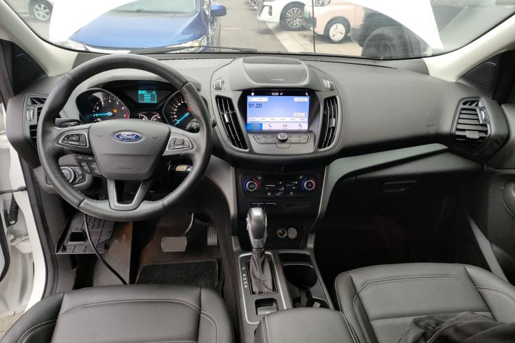 Used Ford Kuga 2019 EcoBoost 180 Two-Wheel-Drive Platinum Edition China VI Standard Center Console