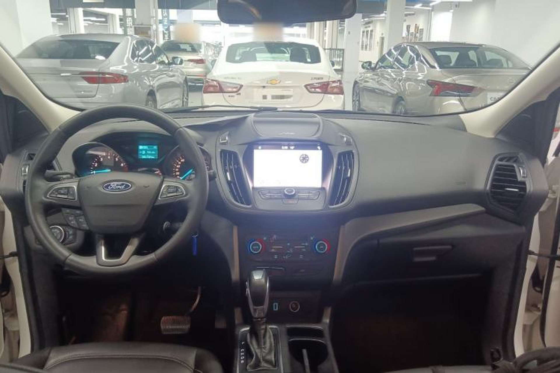 Used Ford Kuga 2019 EcoBoost 180 Two-Wheel-Drive Platinum Edition China VI Standard Center Console