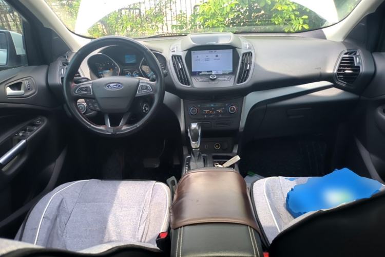 Used Ford Kuga 2019 EcoBoost 180 Two-Wheel-Drive Platinum Edition China VI Standard Center Console