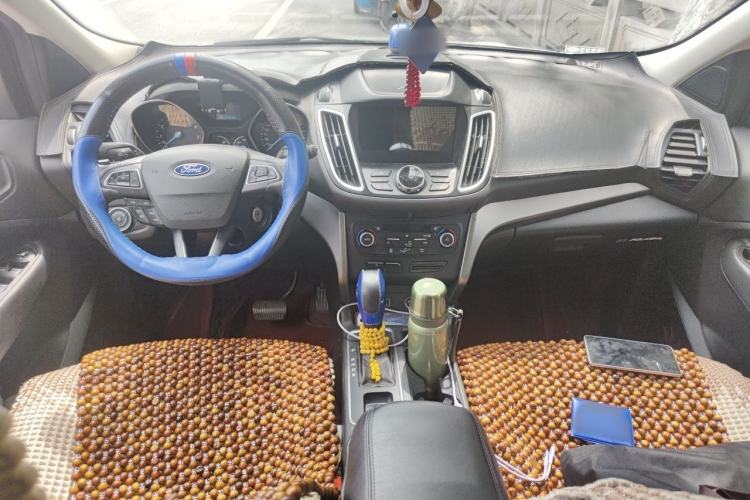 Used Ford Kuga 2019 EcoBoost 180 Two-Wheel-Drive Platinum Edition China VI Standard Center Console