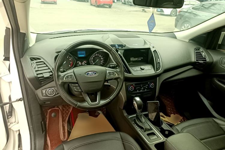 Used Ford Kuga 2019 EcoBoost 180 Two-Wheel-Drive Platinum Edition China VI Standard Center Console