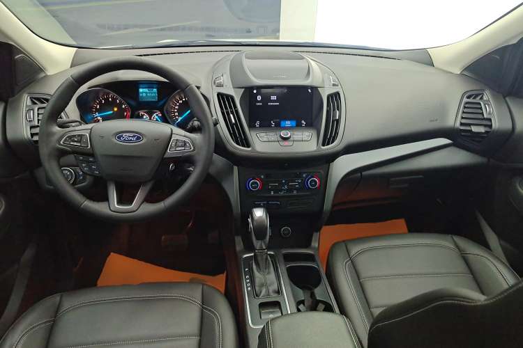 Used Ford Kuga 2019 EcoBoost 180 Two-Wheel-Drive Platinum Edition China VI Standard Center Console