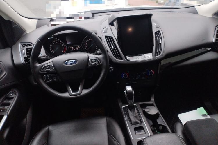 Used Ford Kuga 2019 EcoBoost 180 Two-Wheel-Drive Titanium Plus Model China VI Standard Center Console