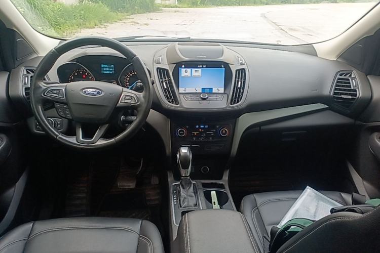 Used Ford Kuga 2019 EcoBoost 180 Two-Wheel-Drive Platinum Edition China VI Standard Center Console