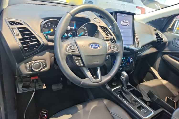 Used Ford Kuga 2019 EcoBoost 180 Two-Wheel-Drive Titanium Plus Model China VI Standard Center Console