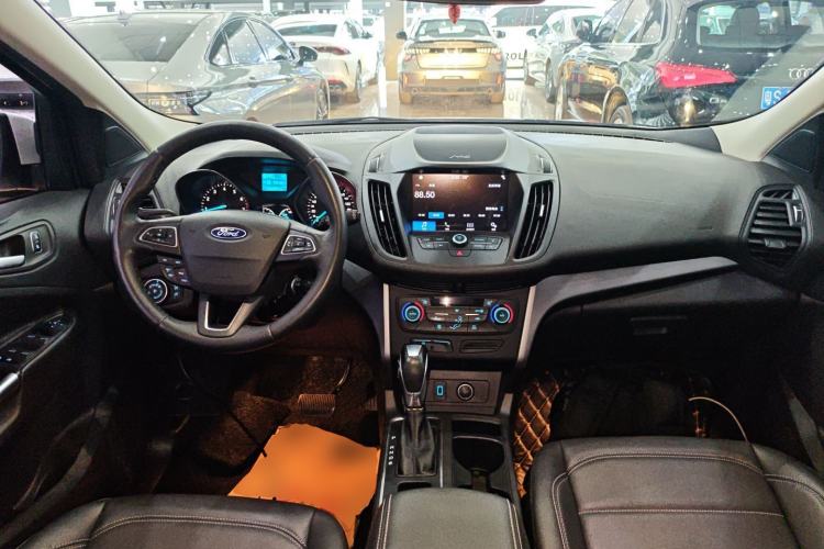 Used Ford Kuga 2019 EcoBoost 180 Two-Wheel-Drive Platinum Edition China VI Standard Center Console