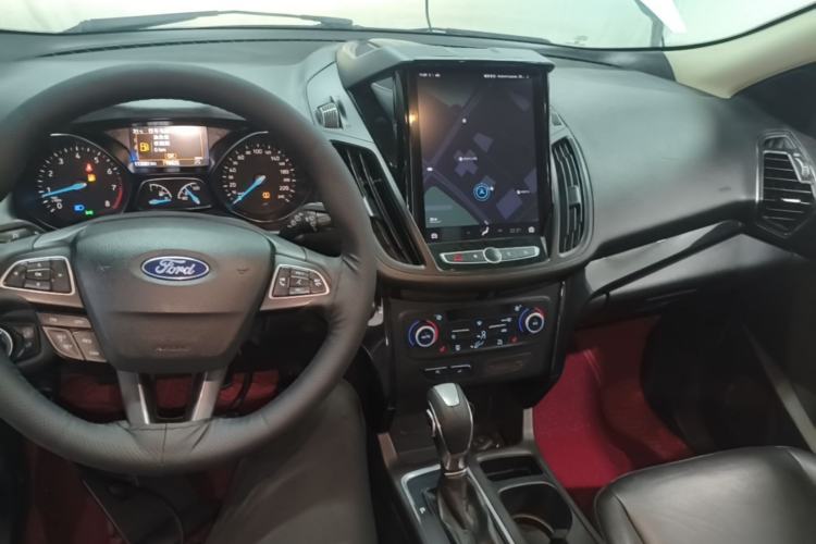 Used Ford Kuga 2019 EcoBoost 180 Two-Wheel-Drive Titanium Plus Model China V Standard Center Console