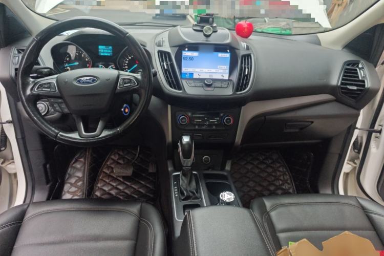 Used Ford Kuga 2019 EcoBoost 180 Two-Wheel-Drive Platinum Edition China VI Standard Center Console