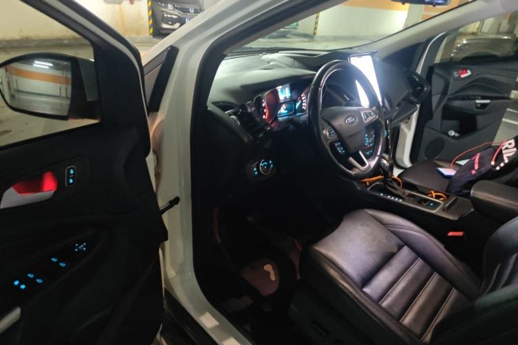 Used Ford Kuga 2019 EcoBoost 180 Two-Wheel-Drive Titanium Plus Model China VI Standard Driver Seat