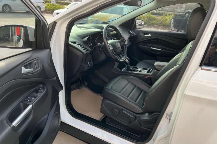 Used Ford Kuga 2019 EcoBoost 180 Two-Wheel-Drive Platinum Edition China VI Standard Driver Seat