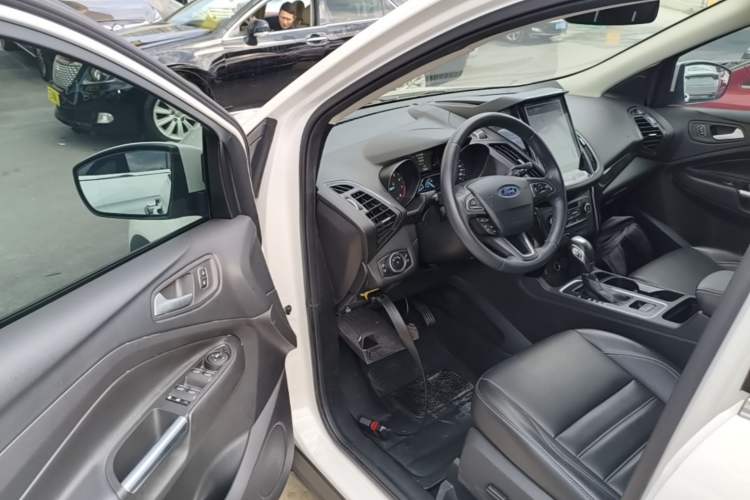 Used Ford Kuga 2019 EcoBoost 180 Two-Wheel-Drive Titanium Plus Model China V Standard Driver Seat