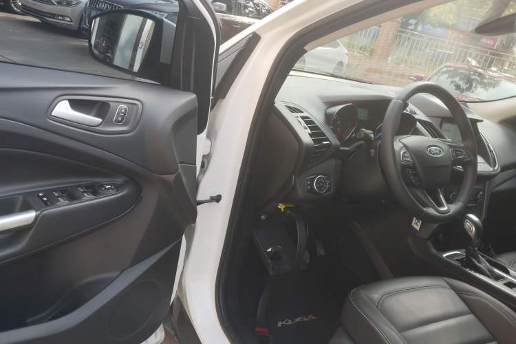 Used Ford Kuga 2019 EcoBoost 180 Two-Wheel-Drive Platinum Edition China VI Standard Driver Seat