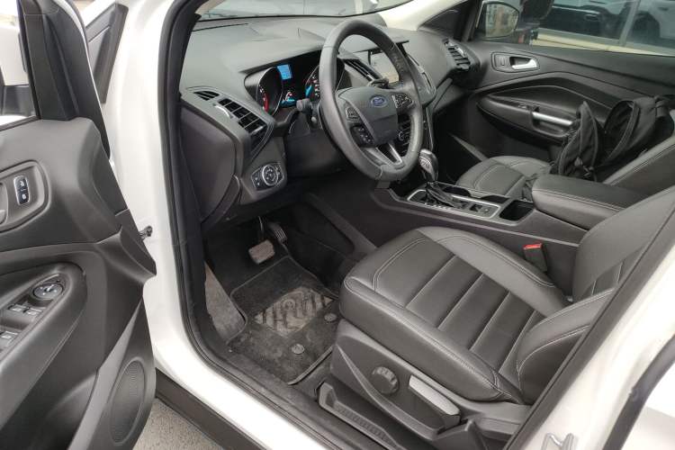 Used Ford Kuga 2019 EcoBoost 180 Two-Wheel-Drive Platinum Edition China VI Standard Driver Seat
