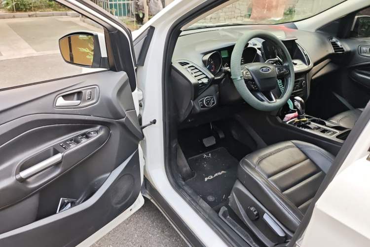Used Ford Kuga 2019 EcoBoost 180 Two-Wheel-Drive Platinum Edition China V Standard Driver Seat