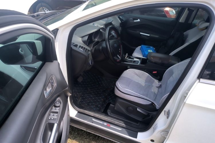 Used Ford Kuga 2019 EcoBoost 180 Two-Wheel-Drive Platinum Edition China VI Standard Driver Seat