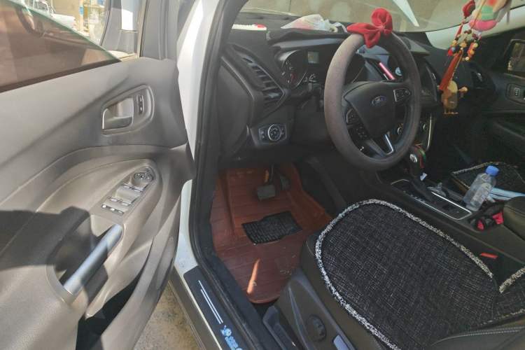 Used Ford Kuga 2019 EcoBoost 180 Two-Wheel-Drive Platinum Edition China VI Standard Driver Seat