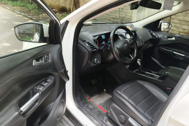 Used Ford Kuga 2019 EcoBoost 180 Two-Wheel-Drive Platinum Edition China VI Standard Driver Seat