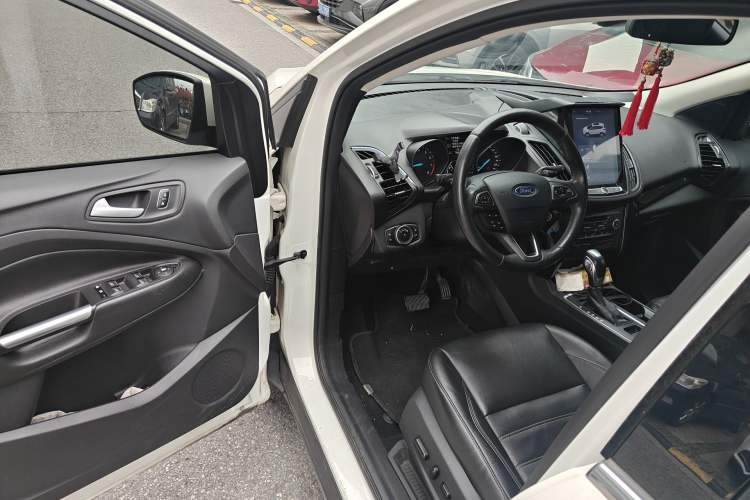 Used Ford Kuga 2019 EcoBoost 180 Two-Wheel-Drive Titanium Plus Model China V Standard Driver Seat