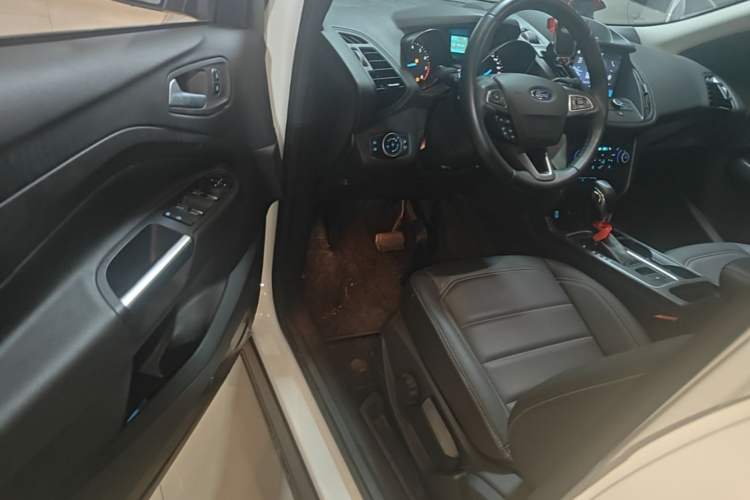 Used Ford Kuga 2019 EcoBoost 180 Two-Wheel-Drive Platinum Edition China VI Standard Driver Seat