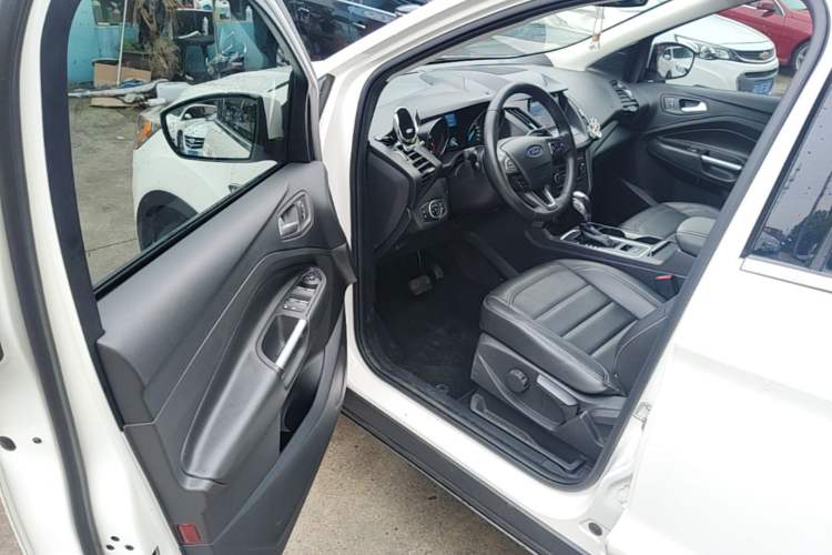 Used Ford Kuga 2019 EcoBoost 180 Two-Wheel-Drive Platinum Edition China VI Standard Driver Seat