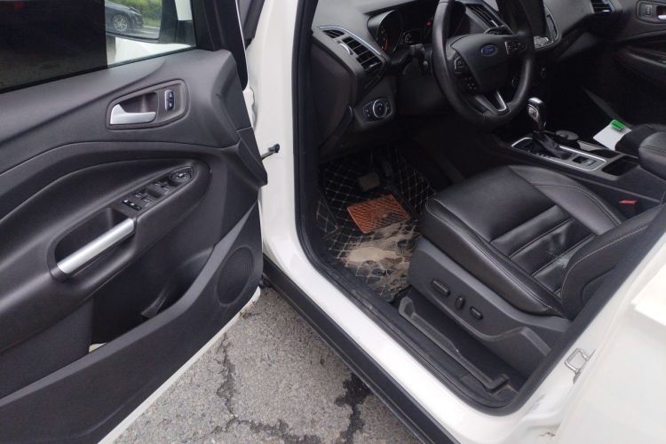Used Ford Kuga 2019 EcoBoost 180 Two-Wheel-Drive Titanium Plus Model China VI Standard Driver Seat