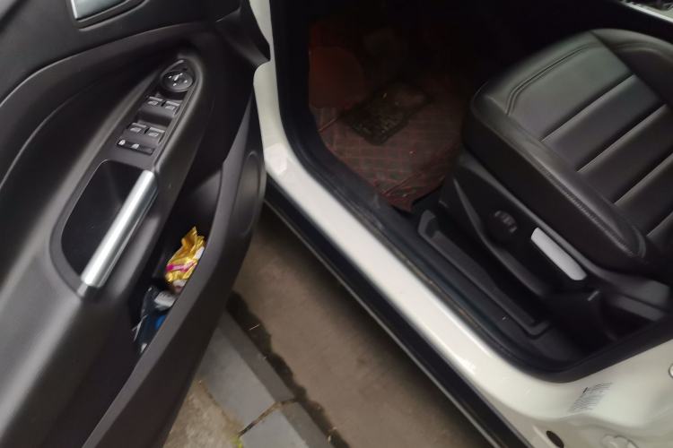 Used Ford Kuga 2019 EcoBoost 180 Two-Wheel-Drive Platinum Edition China VI Standard Driver Seat