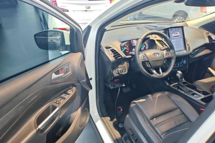 Used Ford Kuga 2019 EcoBoost 180 Two-Wheel-Drive Titanium Plus Model China VI Standard Driver Seat