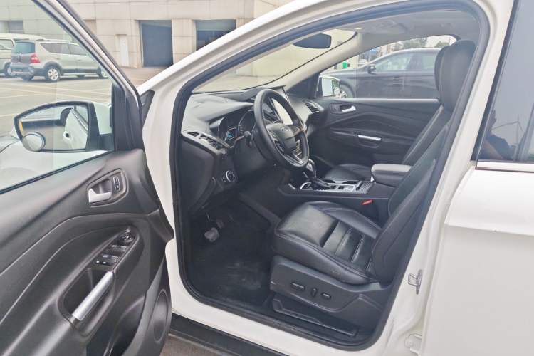 Used Ford Kuga 2019 EcoBoost 180 Two-Wheel-Drive Titanium Plus Model China V Standard Driver Seat
