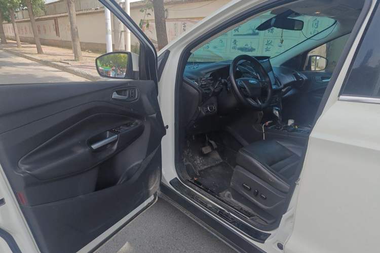 Used Ford Kuga 2019 EcoBoost 180 Two-Wheel-Drive Titanium Plus Model China V Standard Driver Seat