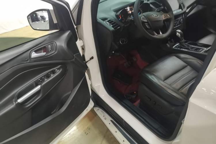 Used Ford Kuga 2019 EcoBoost 180 Two-Wheel-Drive Titanium Plus Model China V Standard Driver Seat