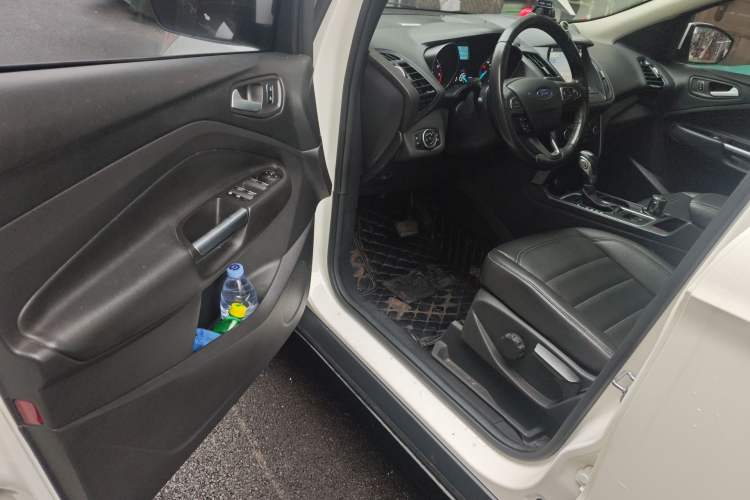 Used Ford Kuga 2019 EcoBoost 180 Two-Wheel-Drive Platinum Edition China VI Standard Driver Seat