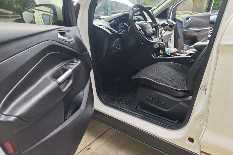 Used Ford Kuga 2019 EcoBoost 180 Two-Wheel-Drive Titanium Plus Model China V Standard Driver Seat