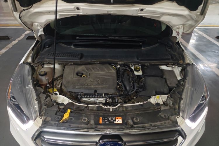 Used Ford Kuga 2019 EcoBoost 180 Two-Wheel-Drive Titanium Plus Model China VI Standard Engine Bay