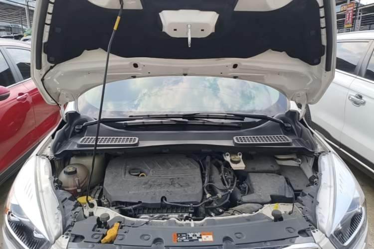 Used Ford Kuga 2019 EcoBoost 180 Two-Wheel-Drive Titanium Plus Model China V Standard Engine Bay