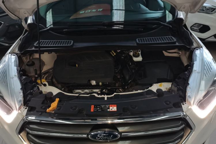 Used Ford Kuga 2019 EcoBoost 180 Two-Wheel-Drive Titanium Plus Model China VI Standard Engine Bay