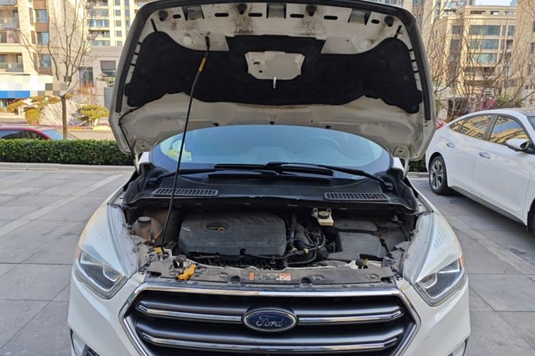 Used Ford Kuga 2019 EcoBoost 180 Two-Wheel-Drive Platinum Edition China V Standard Engine Bay