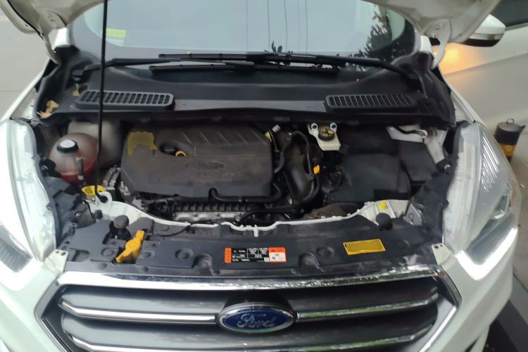 Used Ford Kuga 2019 EcoBoost 180 Two-Wheel-Drive Platinum Edition China VI Standard Engine Bay