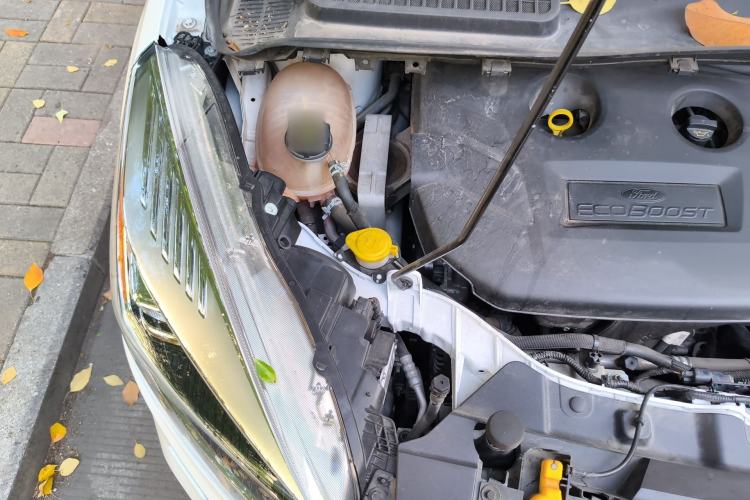 Used Ford Kuga 2019 EcoBoost 245 4x4 Prestige Plus Model China VI Standard Engine Bay Right
