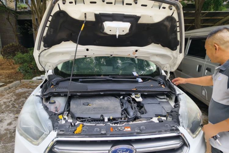 Used Ford Kuga 2019 EcoBoost 180 Two-Wheel-Drive Platinum Edition China VI Standard Engine Bay