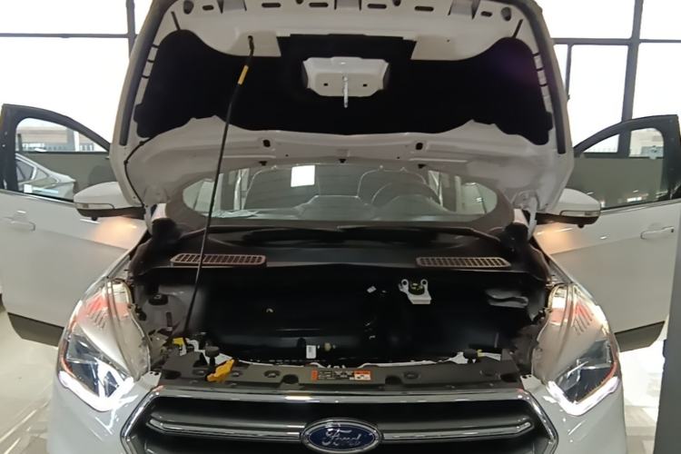 Used Ford Kuga 2019 EcoBoost 180 Two-Wheel-Drive Platinum Edition China VI Standard Engine Bay